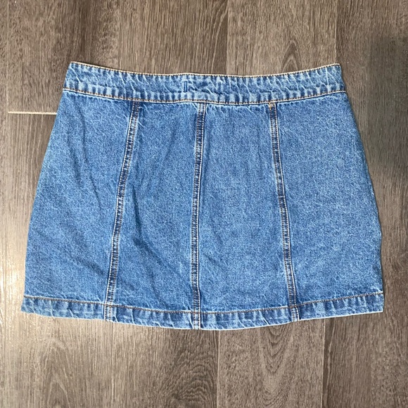 Forever 21 Zip-Front Mini Skirt - Picture 3 of 3